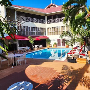 Hotel Altamont Court ***